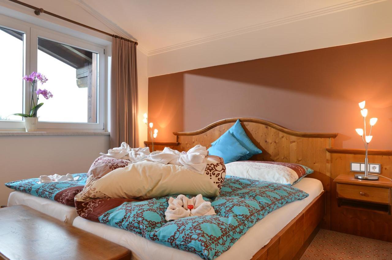Cafe-Restaurant Bettina Hotel Елмау Екстериор снимка